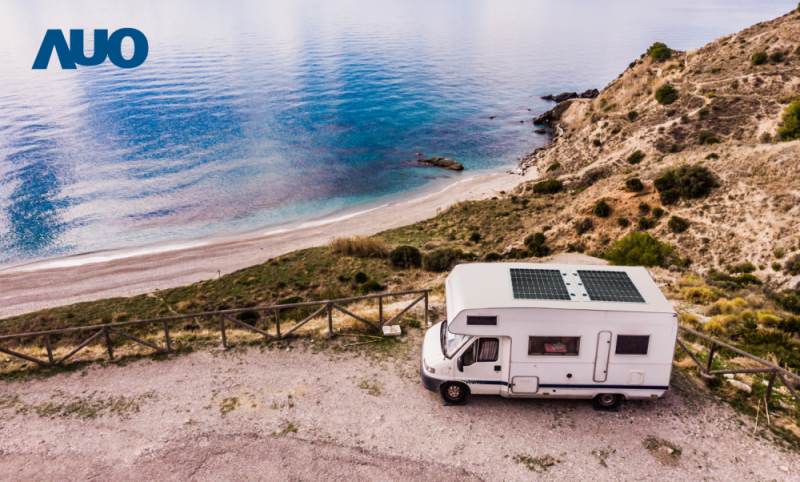 「可撓輕量化太陽光電板SunCurva」使用輕量特殊耐候型複合板取代傳統太陽能板的玻璃前板，不僅降低70%重量，每米平方僅3Kg；具有抗衝擊性能及通過電磁相容性測試，可應用於交通運輸工具，如露營車、遊艇等